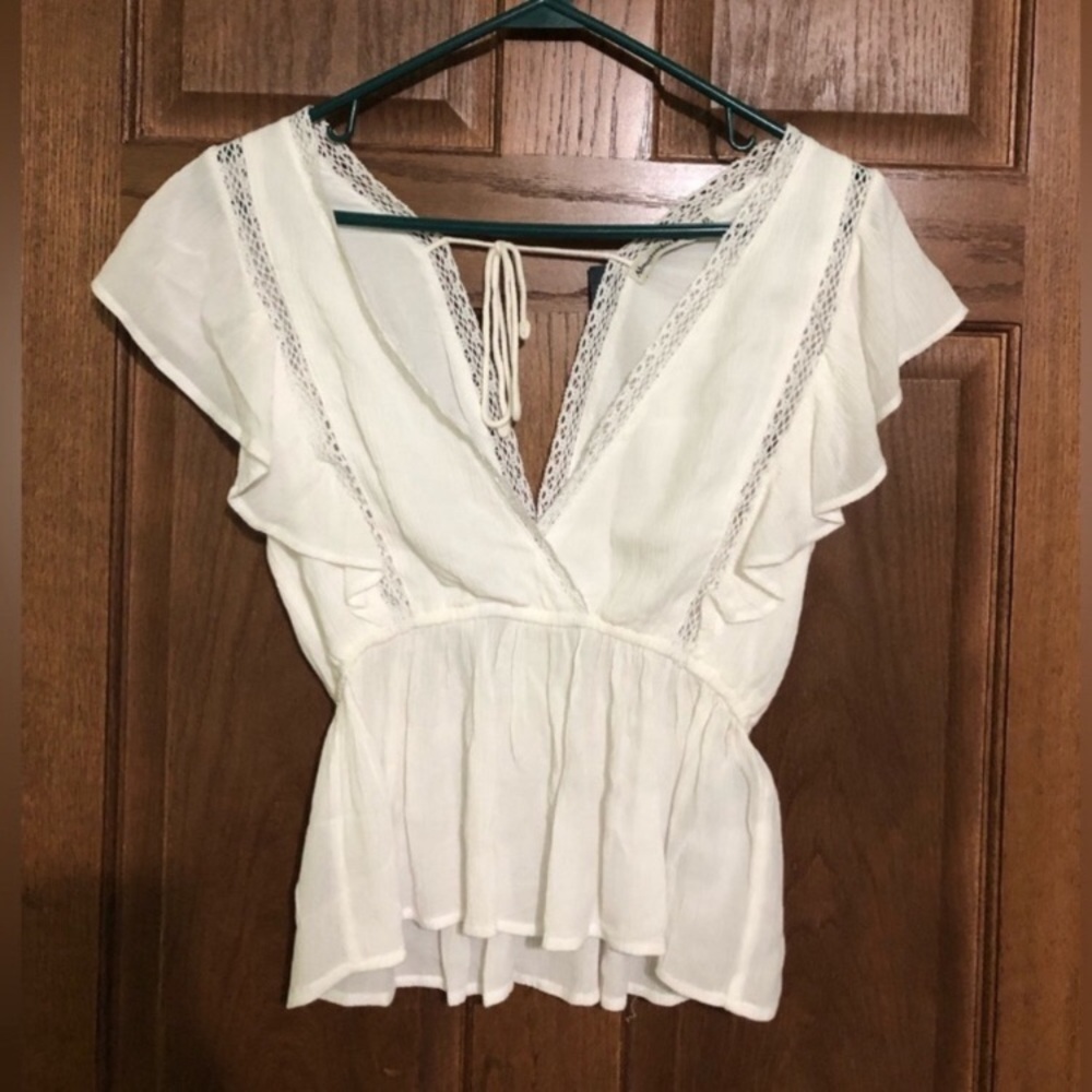 NWT A&F white v neck short sleeve blouse